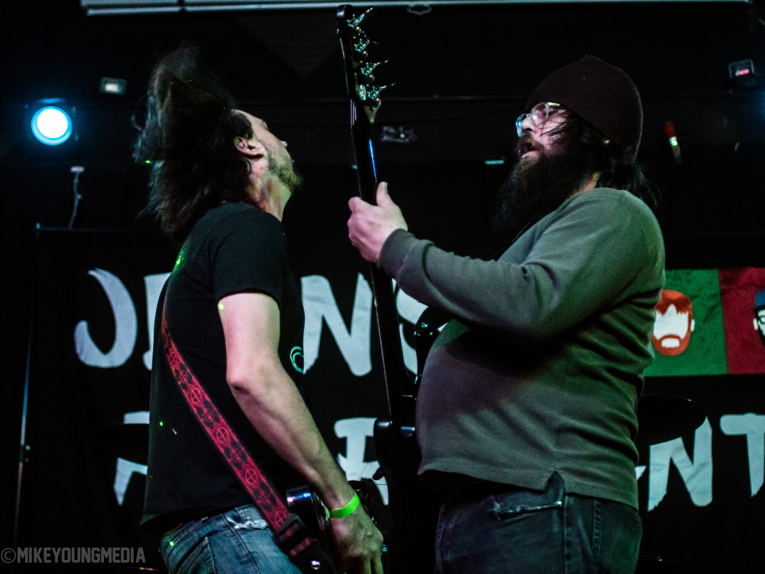 Jenn's Apartment performing at Mulligan's Pub in Grand Rapids, Michigan. Roy Kirby and Chris Davis pictured.